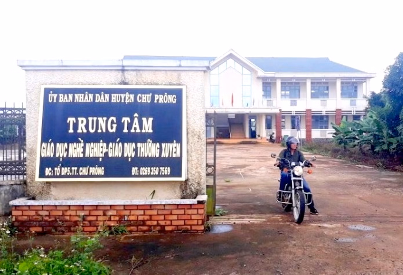 Trung tâm Giáo dục nghề nghiệp - Giáo dục thường xuyên huyện Chư Prông nơi ông Lương làm việc