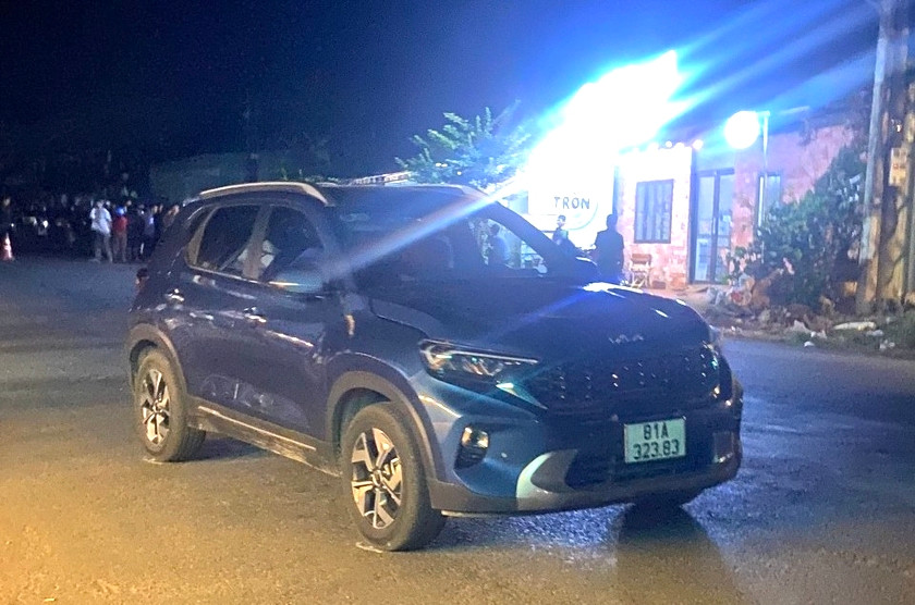 Xe ô tô do ông Phong điều khiển