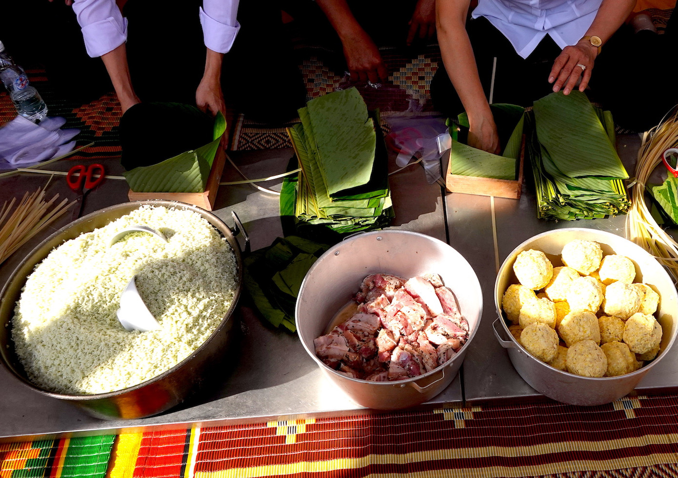 Thực phẩm để tổ chức cho hội thi gói bánh chưng được chuẩn bị kỹ lưỡng Thực phẩm để tổ chức cho hội thi gói bánh chưng được chuẩn bị kỹ lưỡng