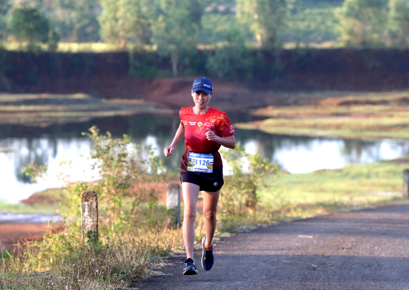 Ở cự ly 21km, các vận động viên được trải nghiệm cung đường nhiều cảnh vật