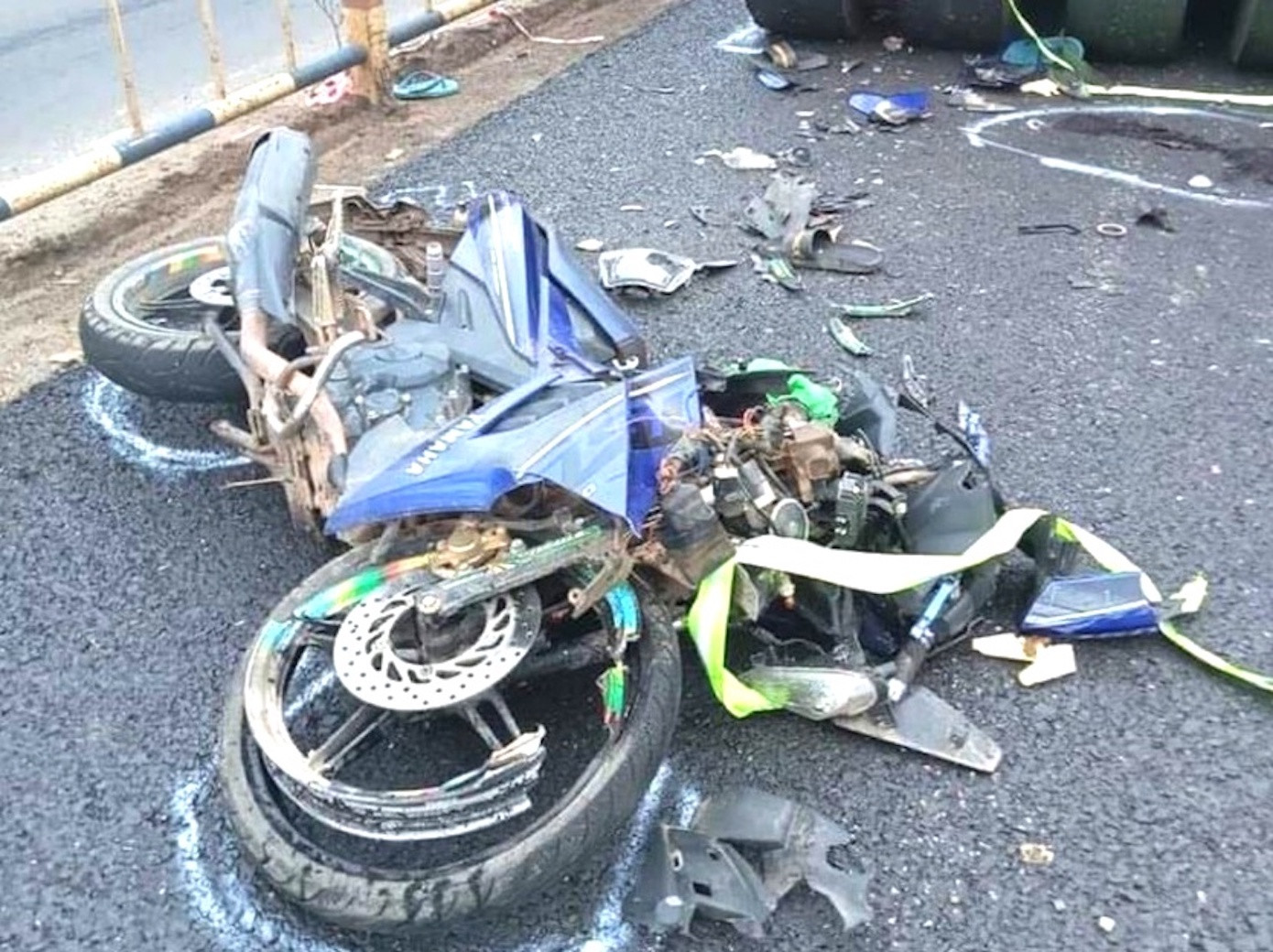 Một vụ tai nạn giao thông trên Quốc lộ 19 (huyện Mang Yang) khiến một người tử vong, một người bị thương.