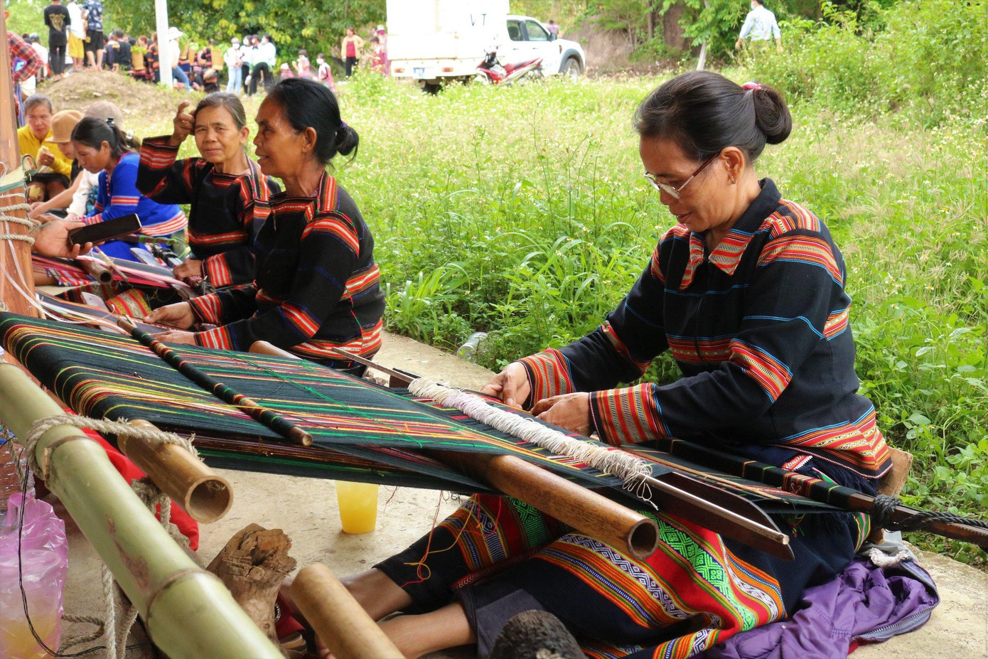 Nghệ nhân dệt vải thổ cẩm