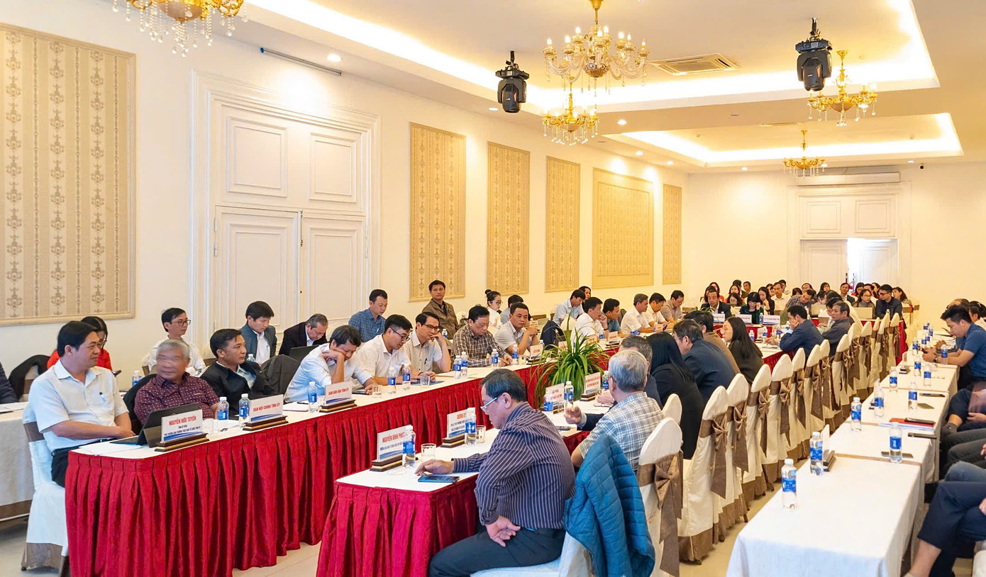 Quan cảnh hội nghị