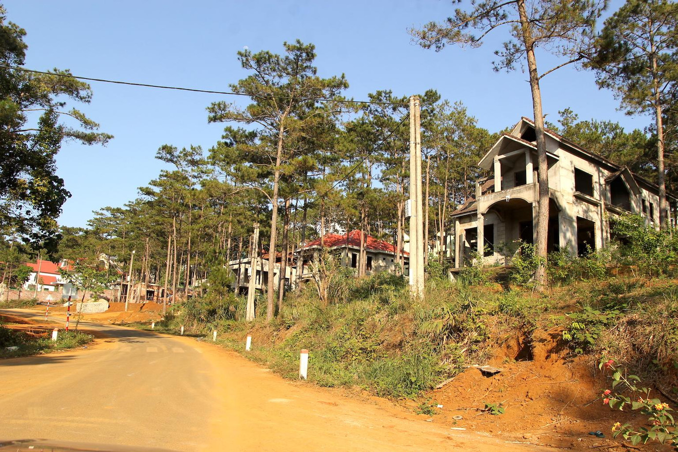 Thị trấn Măng Đen (huyện Kon Plông, Kon Tum) hiện có khoảng 200 biệt thự