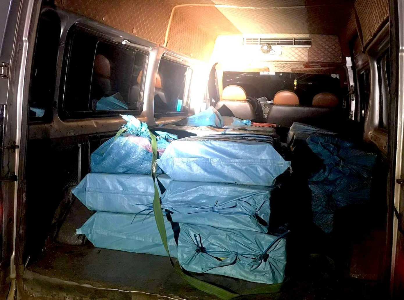 Số pháo được lực lượng biên phòng thu giữ