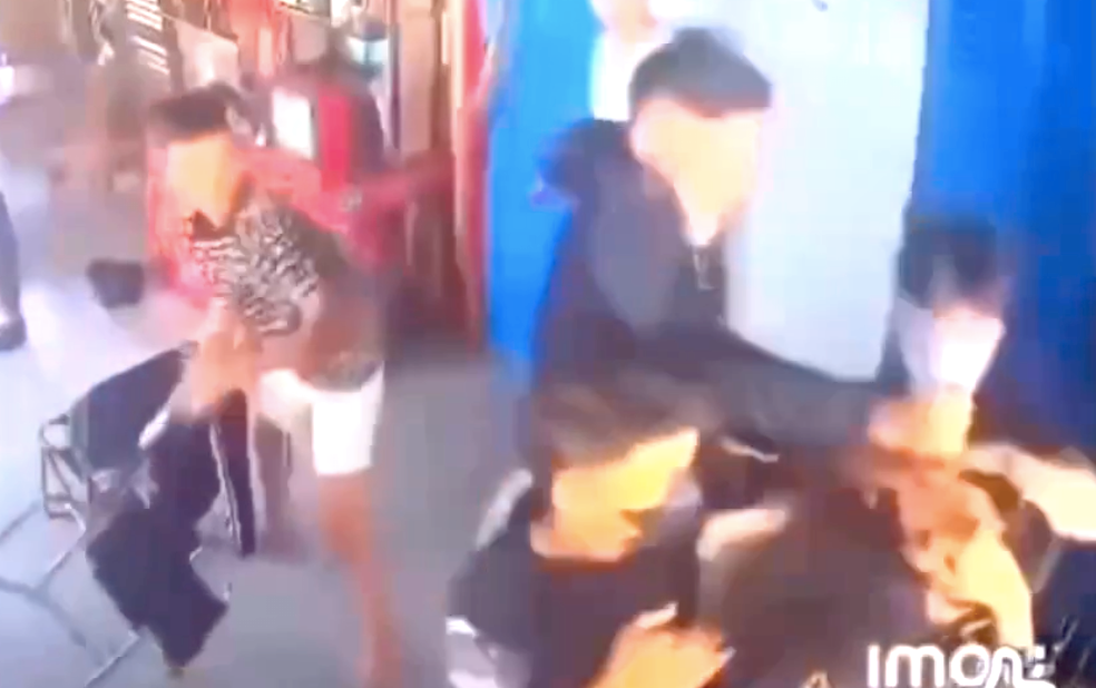 Nhóm đối tượng hành hung em L. dã man. Nhóm đối tượng hành hung em L. dã man.