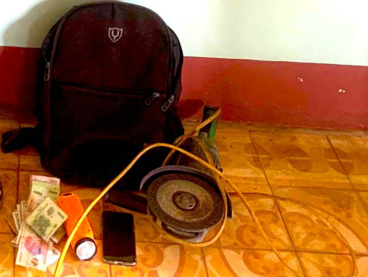 Thiết bị mà đối tượng Nguyễn Thành Sơn sử dụng để phá và trộm tài sản trong hòm công đức Thiết bị mà đối tượng Nguyễn Thành Sơn sử dụng để phá và trộm tài sản trong hòm công đức