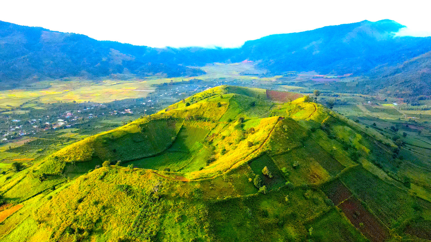 Mùa này thời tiết ở Gia Lai mát lạnh, muôn hoa đua nở, hứa hẹn có những tấm ảnh đẹp cho các nhiếp ảnh gia.