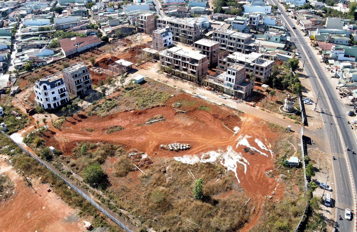 Khu đất trống với diện tích 3 ha bị bỏ hoang lãng phí.