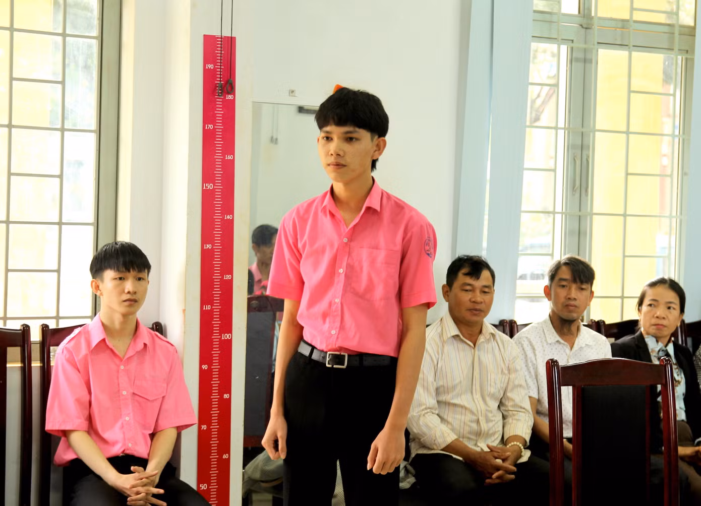 Em Dương Đình Ngọc Khang tại lễ kết nạp Đảng viên mới