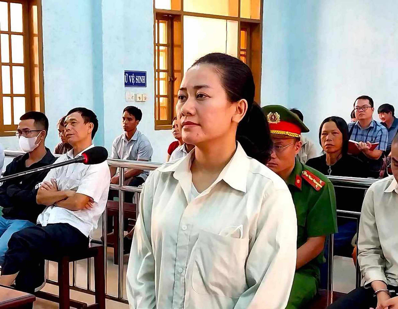 Chu Nữ Diệu Huyền tại phiên toà Chu Nữ Diệu Huyền tại phiên toà