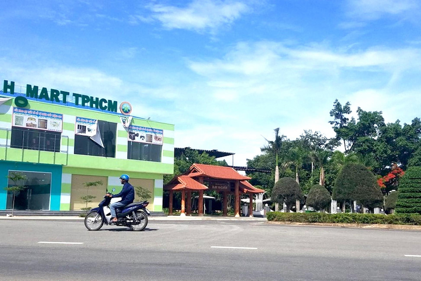 2 công viên ở thị trấn Đắk Hà xảy ra nhiều vi phạm về đất.