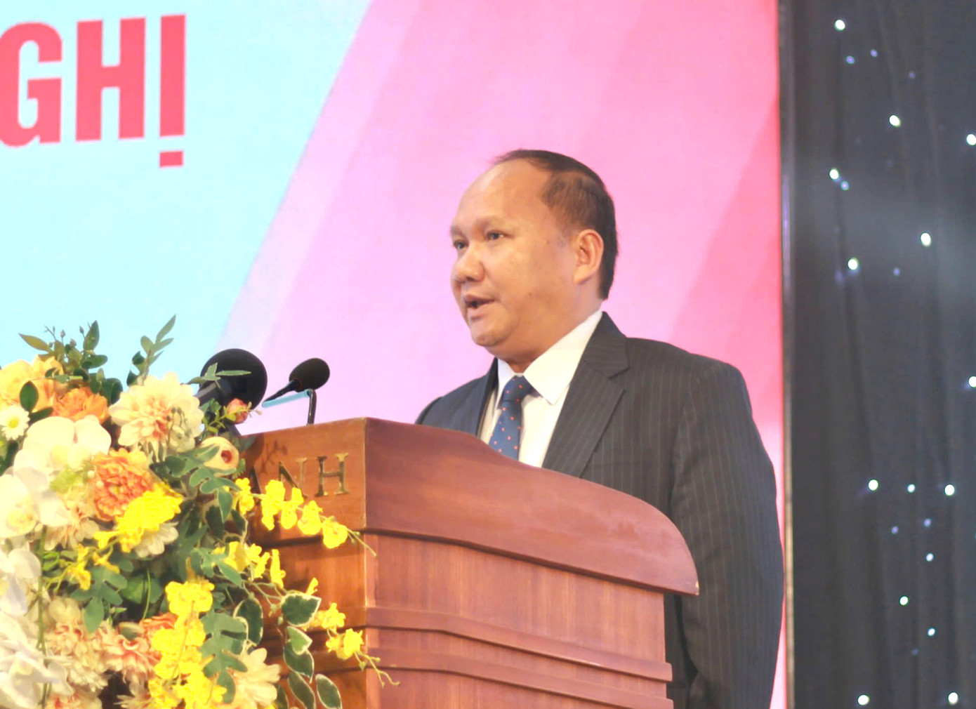 Chủ tịch UBND tỉnh Gia Lai Rah Lan Chung phát biểu tại hội nghị