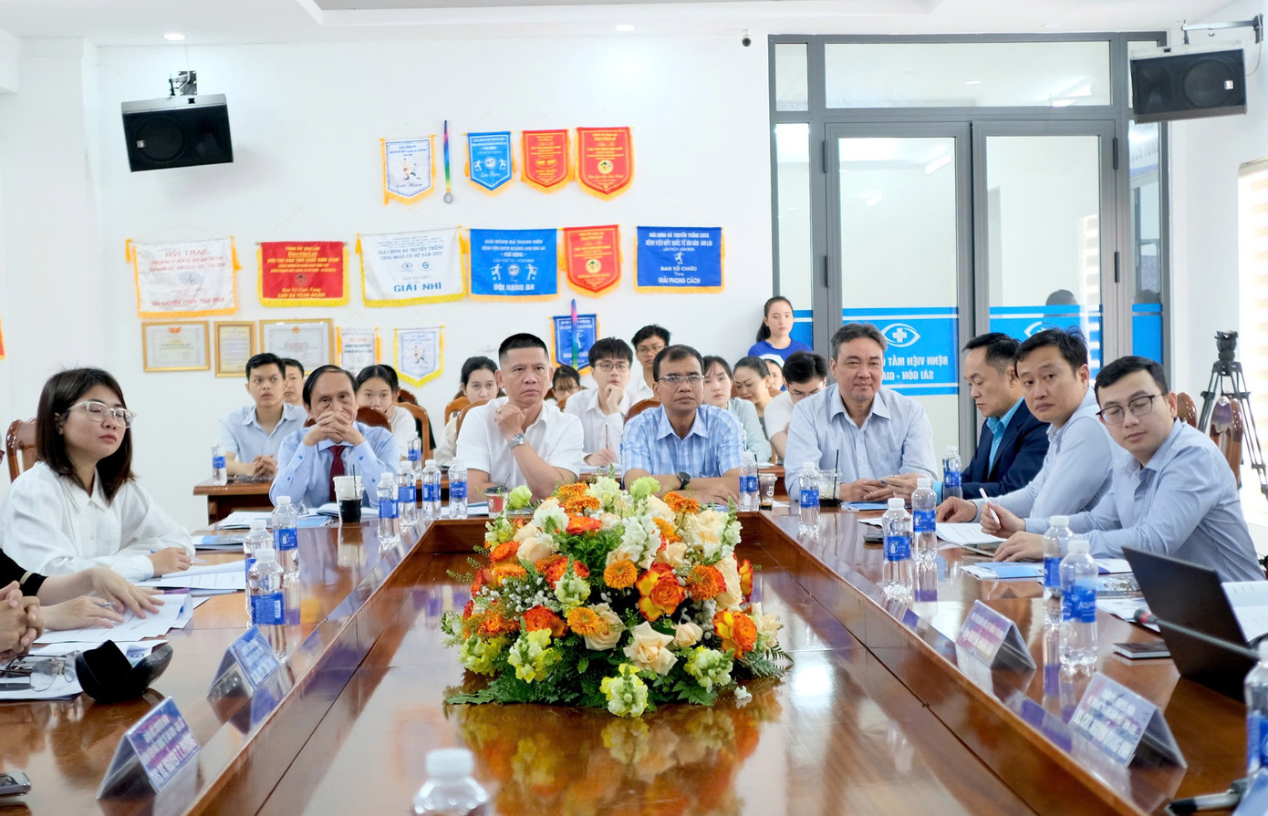 Hội thảo cũng sự tham gia của lãnh đạo Sở Y tế tỉnh Gia Lai Hội thảo cũng sự tham gia của lãnh đạo Sở Y tế tỉnh Gia Lai