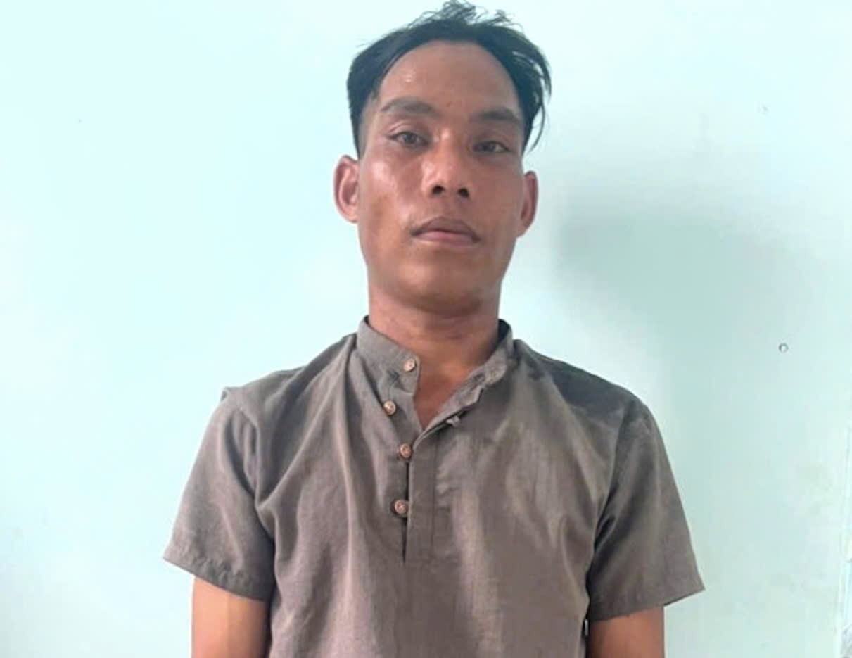 Đối tượng Đinh Tóc tại cơ quan công an