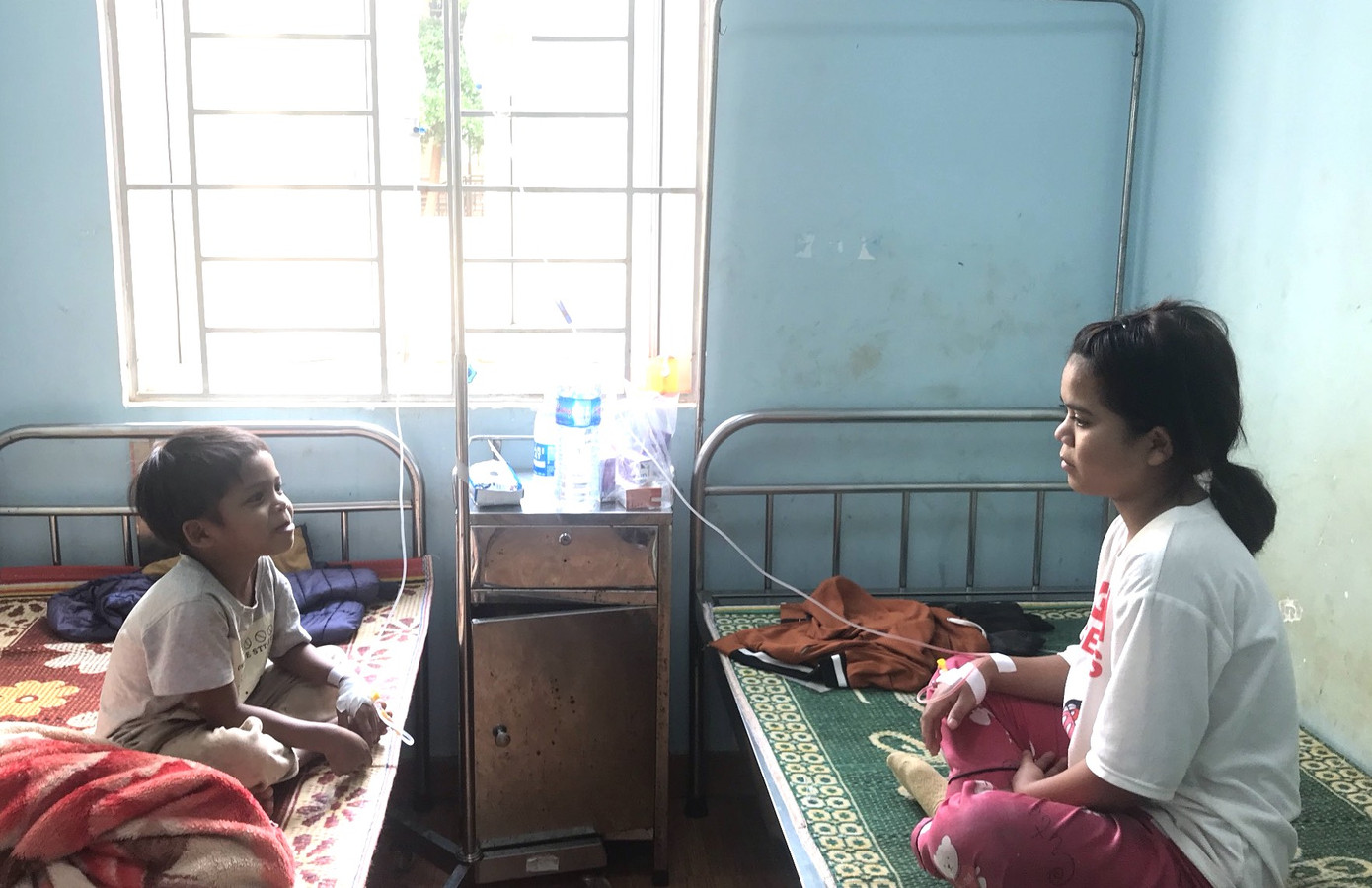 2 em nhỏ còn lại sức khoẻ đã ổn định, tiếp tục được theo dõi 2 em nhỏ còn lại sức khoẻ đã ổn định, tiếp tục được theo dõi