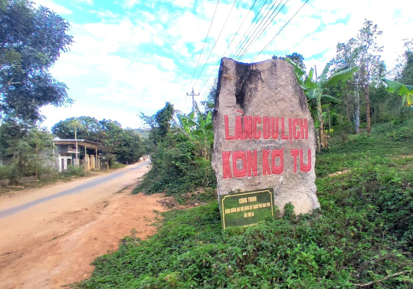 Làng du lịch Kon Kơ Tu