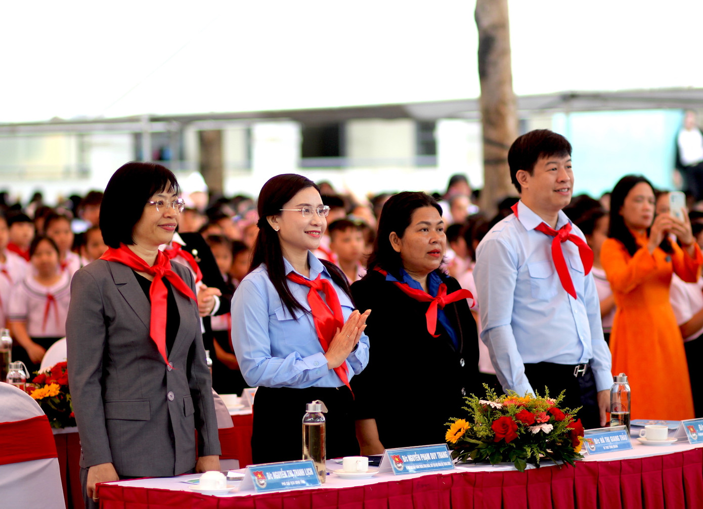 Phó Chủ tịch UBND tỉnh Gia Lai Nguyễn Thị Thanh Lịch (đầu tiên từ trái qua) dự buổi khai giảng năm học mới tại Trường Tiểu học Võ Thị Sáu Phó Chủ tịch UBND tỉnh Gia Lai Nguyễn Thị Thanh Lịch (đầu tiên từ trái qua) dự buổi khai giảng năm học mới tại Trường Tiểu học Võ Thị Sáu