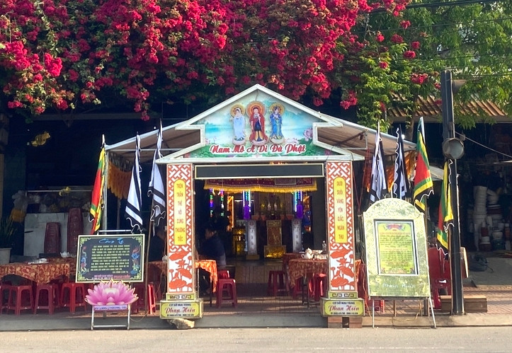 Người nhà tổ chức tang lễ cho H.