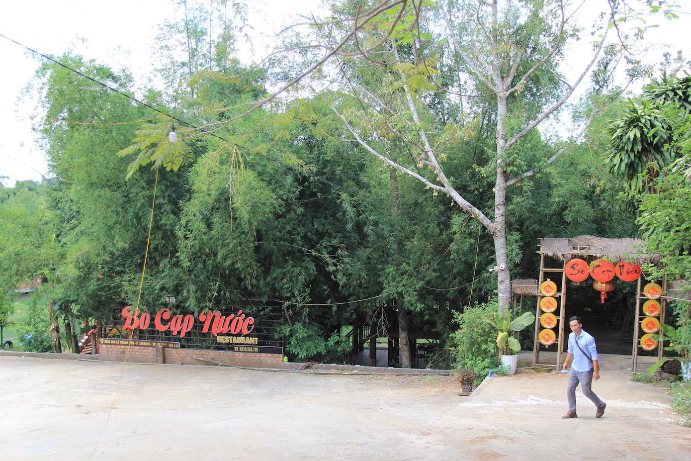 Địa điểm đánh bạc này nằm cuối hẻm 280, đường Lê Thánh Tôn, phường Ia Kring, thành phố Pleiku. Nơi đây chỉ cách trụ sở Công an thành phố Pleiku chừng 3km.