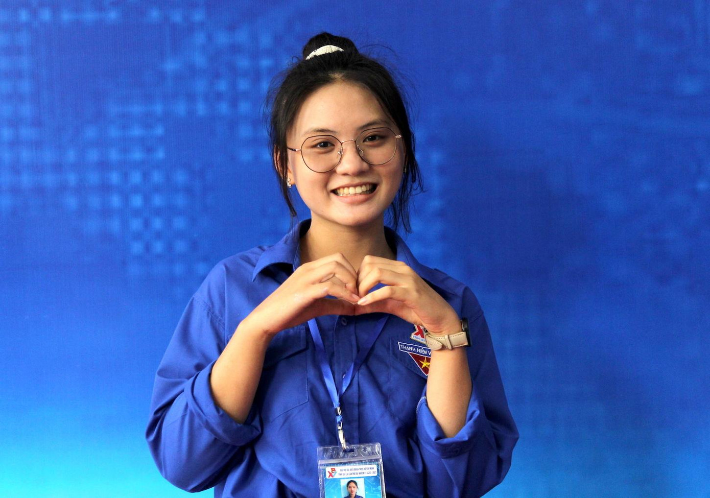 Bạn Hồ Nguyễn Ngọc Hân, phó Bí thư Đoàn trường THPT Lê Thánh Tông (thị xã Ayun Pa), năm nay 16 tuổi và cũng là đại biểu trẻ nhất dự Đại hội.