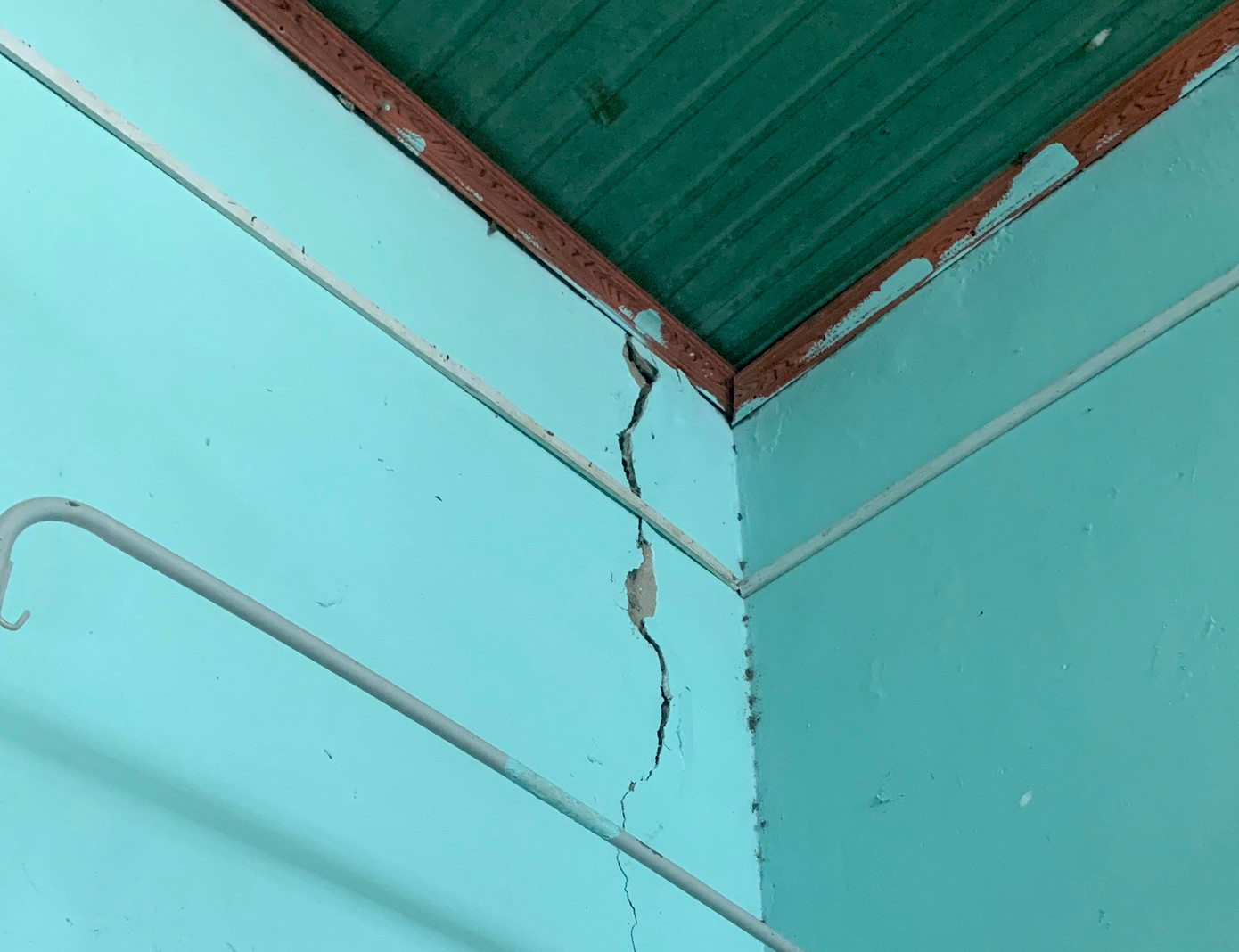 Hầu hết trường học, căn nhà ở huyện Kon Plông thiết kế đều chưa tính đến động đất Hầu hết trường học, căn nhà ở huyện Kon Plông thiết kế đều chưa tính đến động đất