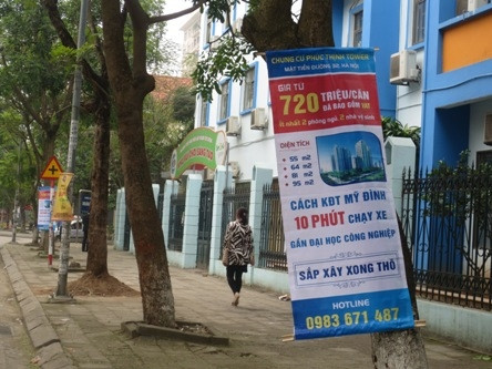 Bất động sản treo bán dưới các gốc cây là hiện tượng của thị trường bất động sản hiện nay.