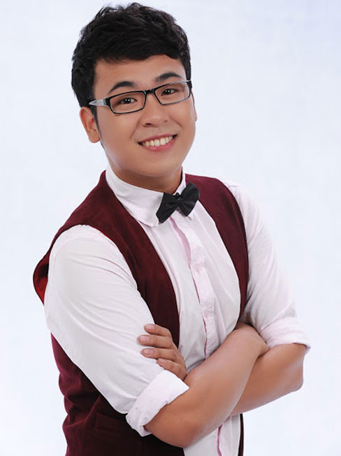 Lê Minh Ngọc - Sinh năm: 1992 – Quê quán: Bình Thuận. Minh Ngọc hiện đang là sinh viên của trường Đại học Văn Lang – Chuyên ngành Quan hệ công chúng. Ngọc cũng đã từng lọt vào Bán kết Người dẫn chương trình truyền hình 2011. Và là gương mặt quen thuộc của chương trình “Năng động du lịch Việt” trên HTV7, “Công nghệ xanh” và “Hậu trường nghệ thuật” trên HTV 7 và HTV9