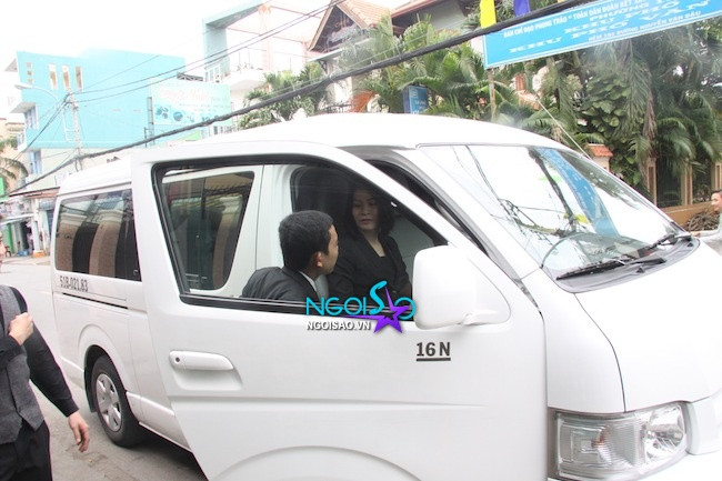 Trước đó, những khách mời thân thiết cũng đã góp mặt tại nhà Hà Tăng