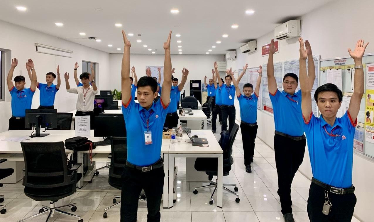 Nhân viên được dành 5 phút để tập thể dục giữa giờ hằng ngày