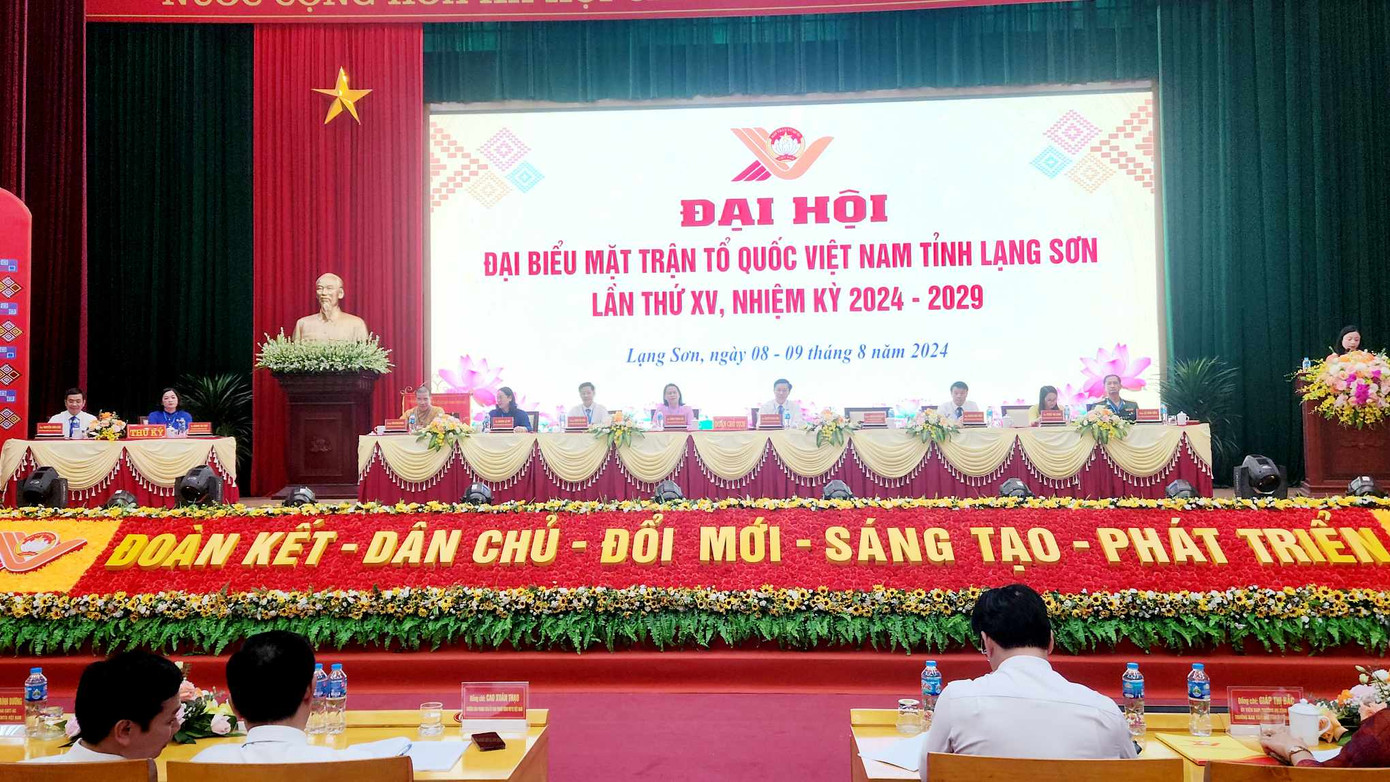 Đoàn chủ tịch Đại hội đại biểu MTTQ tỉnh Lạng Sơn khóa XV