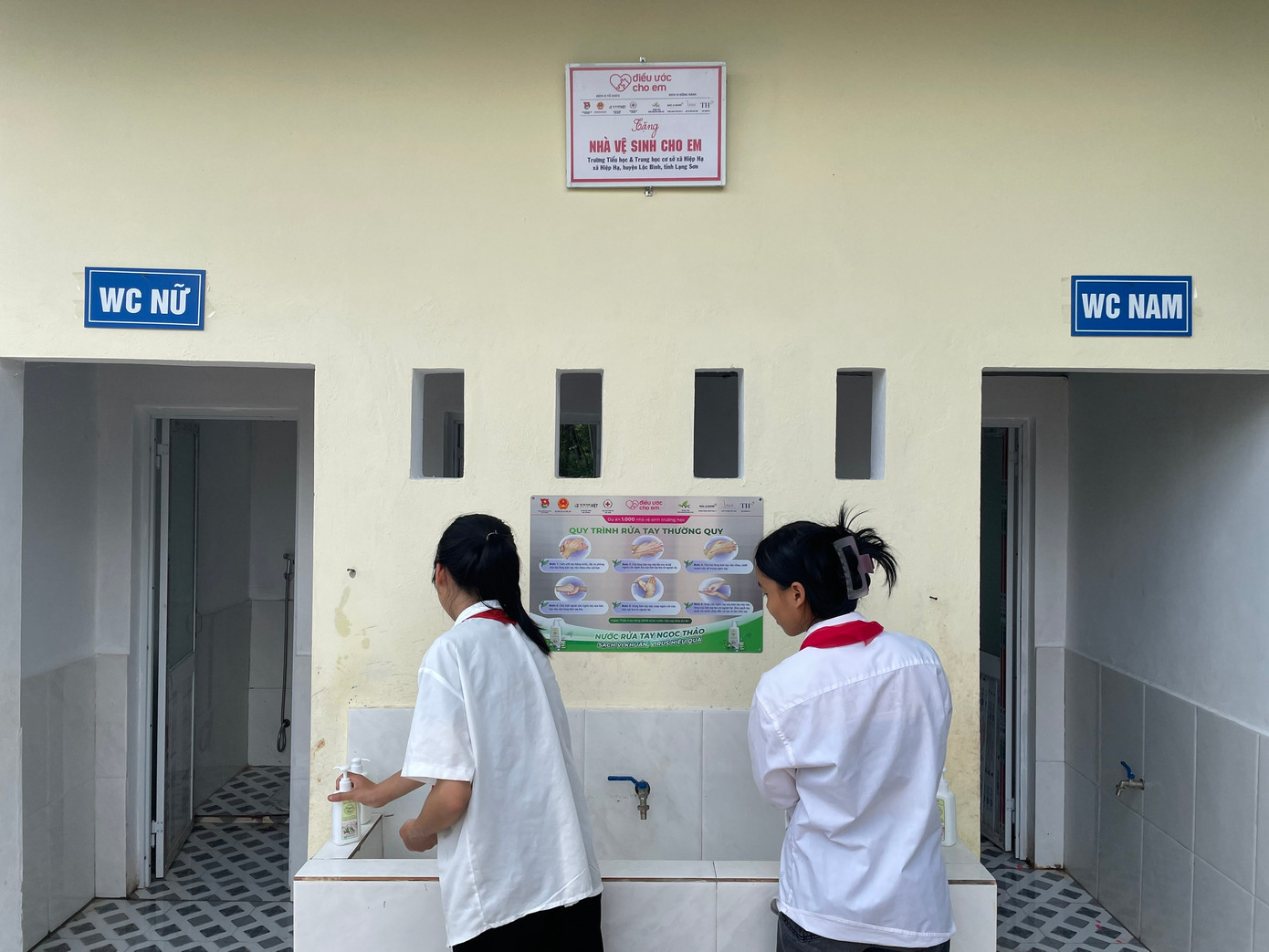 Rửa tay đúng cách đóng vai trò quan trọng trong ngăn chặn nhiều căn bệnh truyền nhiễm Rửa tay đúng cách đóng vai trò quan trọng trong ngăn chặn nhiều căn bệnh truyền nhiễm