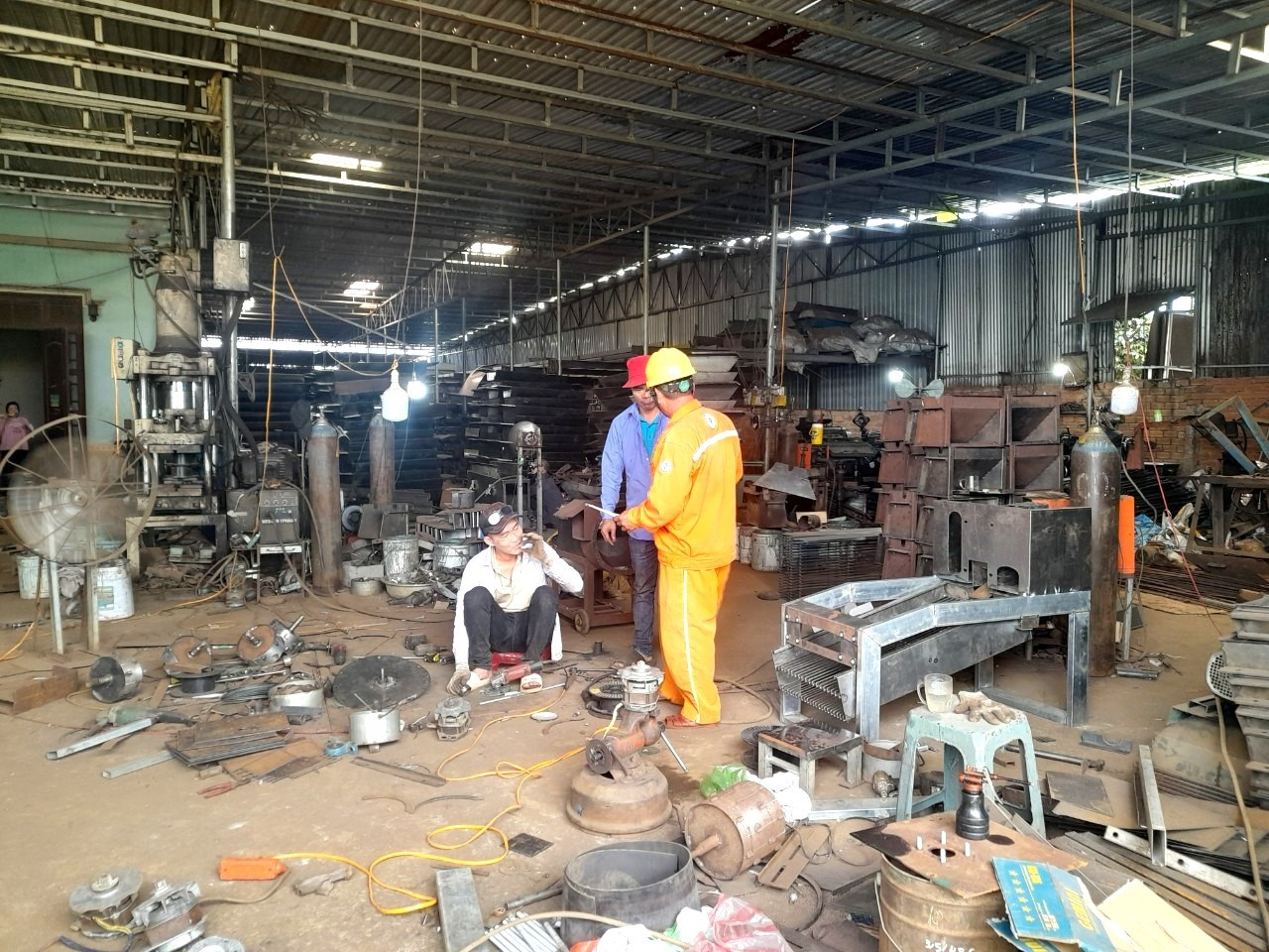 PC Đắk Nông hướng dẫn người dân sử dụng điện đúng quy định