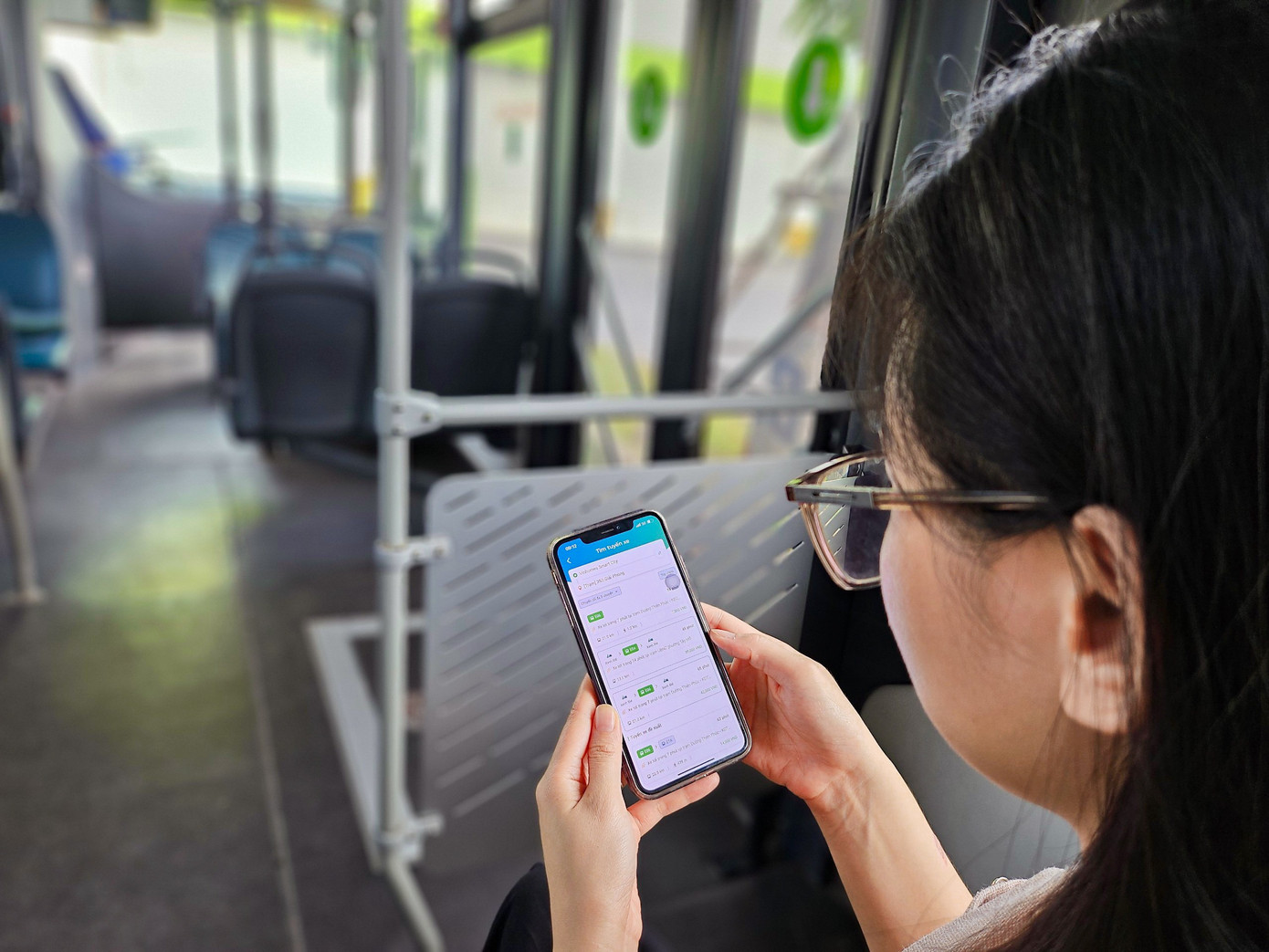 Một khách hàng đang trải nghiệm giải pháp kết nối giao thông xanh Door to Door Một khách hàng đang trải nghiệm giải pháp kết nối giao thông xanh Door to Door