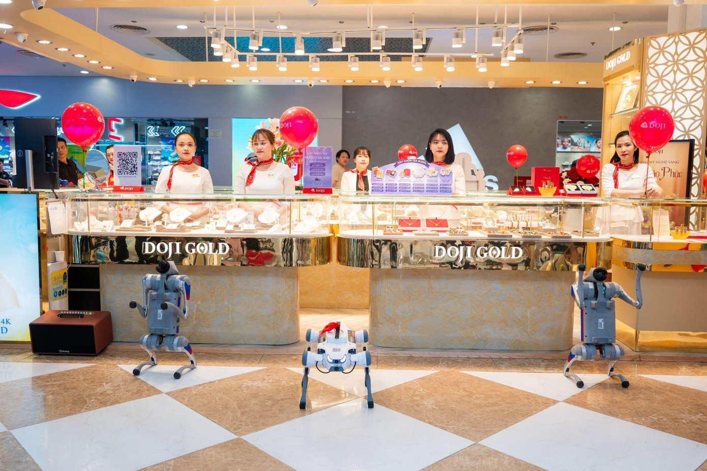 DOJI triển khai chuỗi sự kiện “Lộc trao tay - Rước vận may” tại các Trung tâm thương mại ở Hà Nội DOJI triển khai chuỗi sự kiện “Lộc trao tay - Rước vận may” tại các Trung tâm thương mại ở Hà Nội