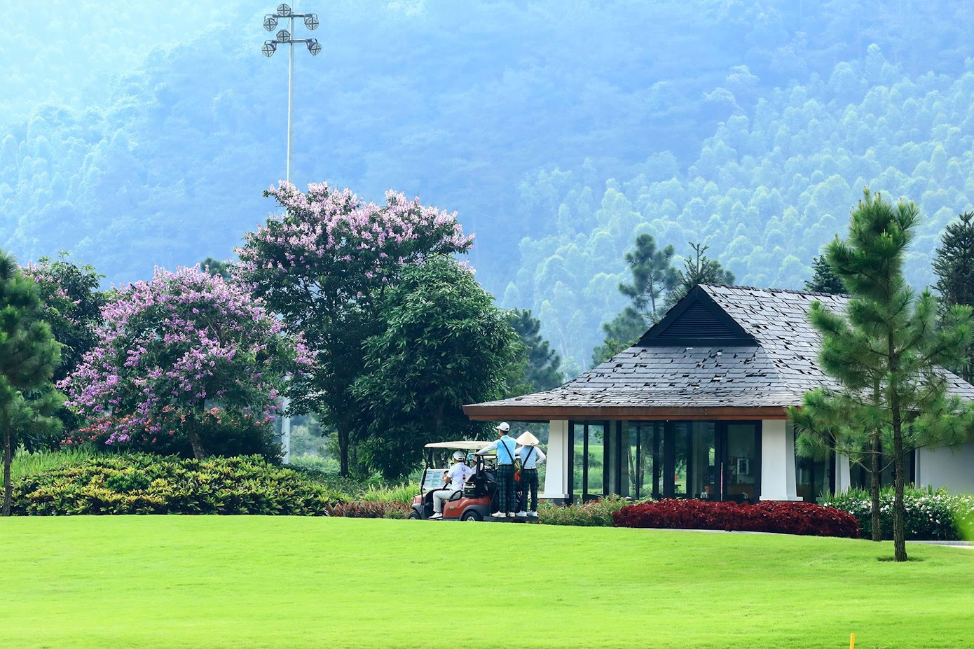 Không gian trong lành, xanh mát trên sân Thanh Lanh - điểm đến yêu thích của golf thủ mùa hè này