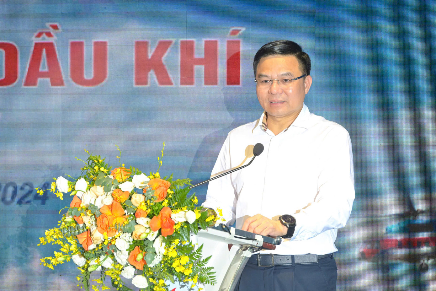 Ông Lê Mạnh Hùng - Bí thư Đảng ủy, Chủ tịch HĐTV Petrovietnam phát biểu tại buổi lễ