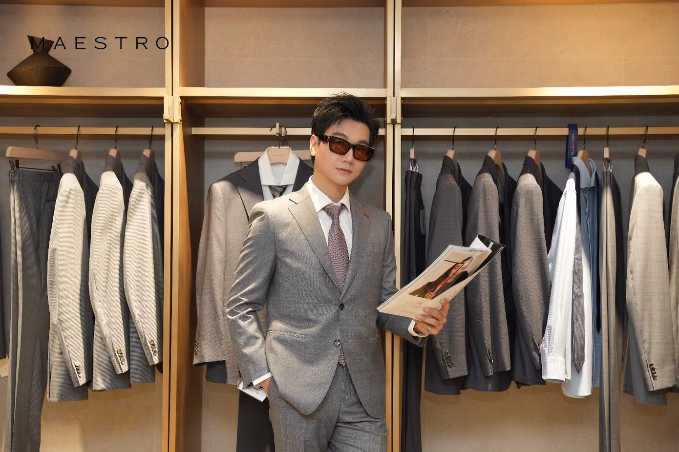 MC VTV Công Tố diện trang phục suit của Maestro