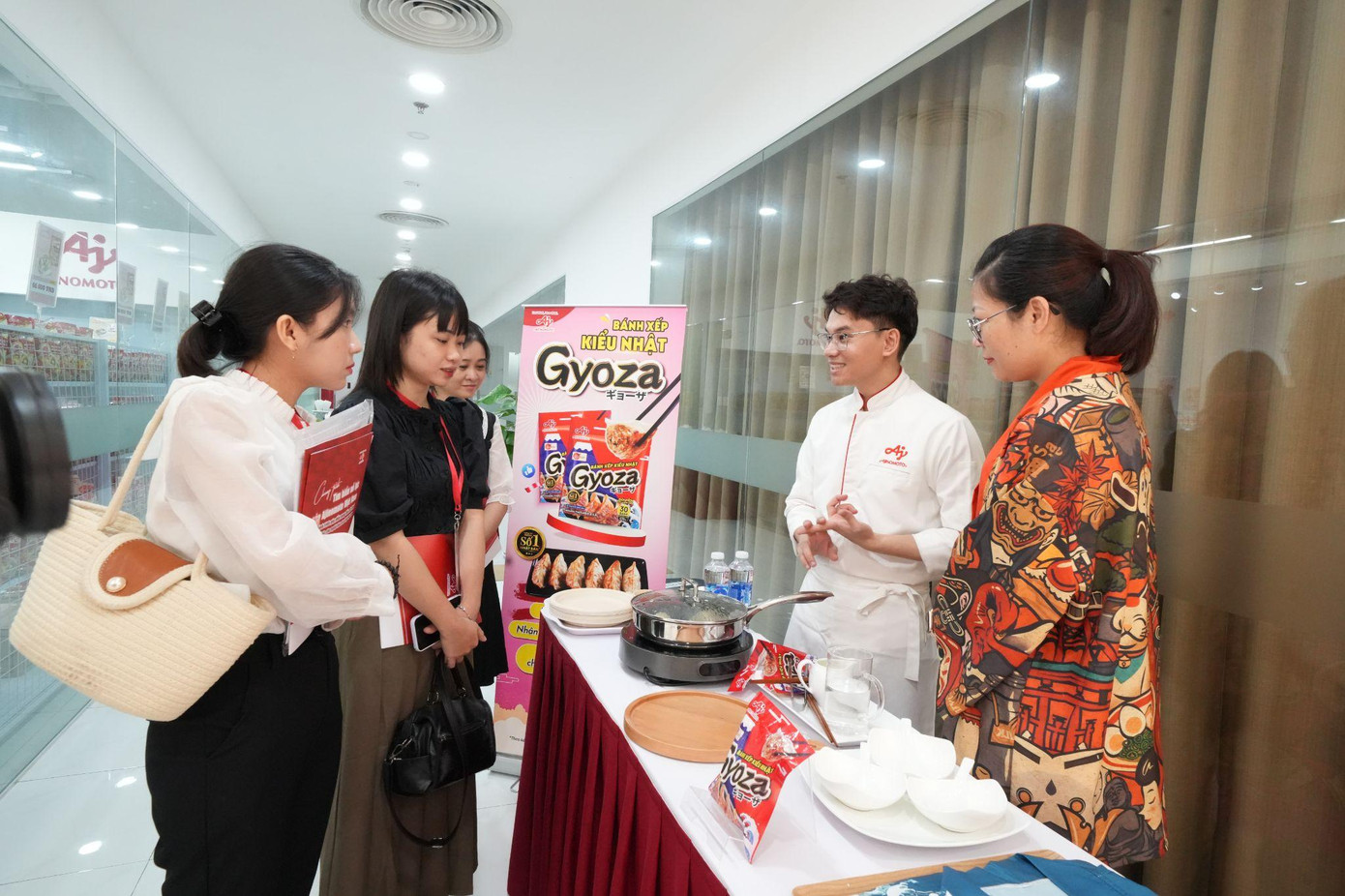 Thưởng thức Bánh xếp chuẩn vị Nhật Gyoza Ajinomoto chỉ trong tích tắc ngay tại nhà.