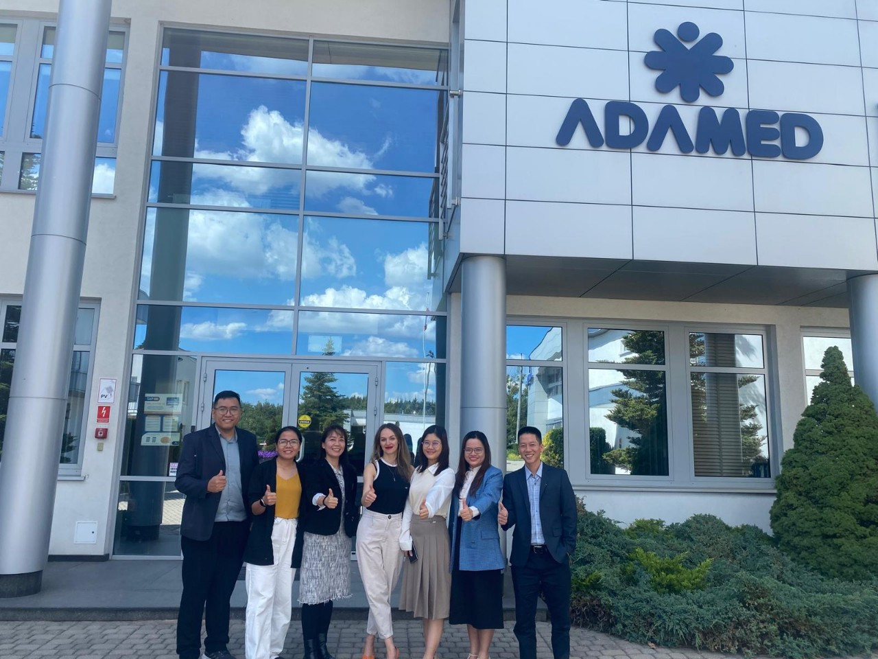 Các nhân viên tài năng của Davipharm trong chuyến đào tạo tại Ba Lan năm 2024.
