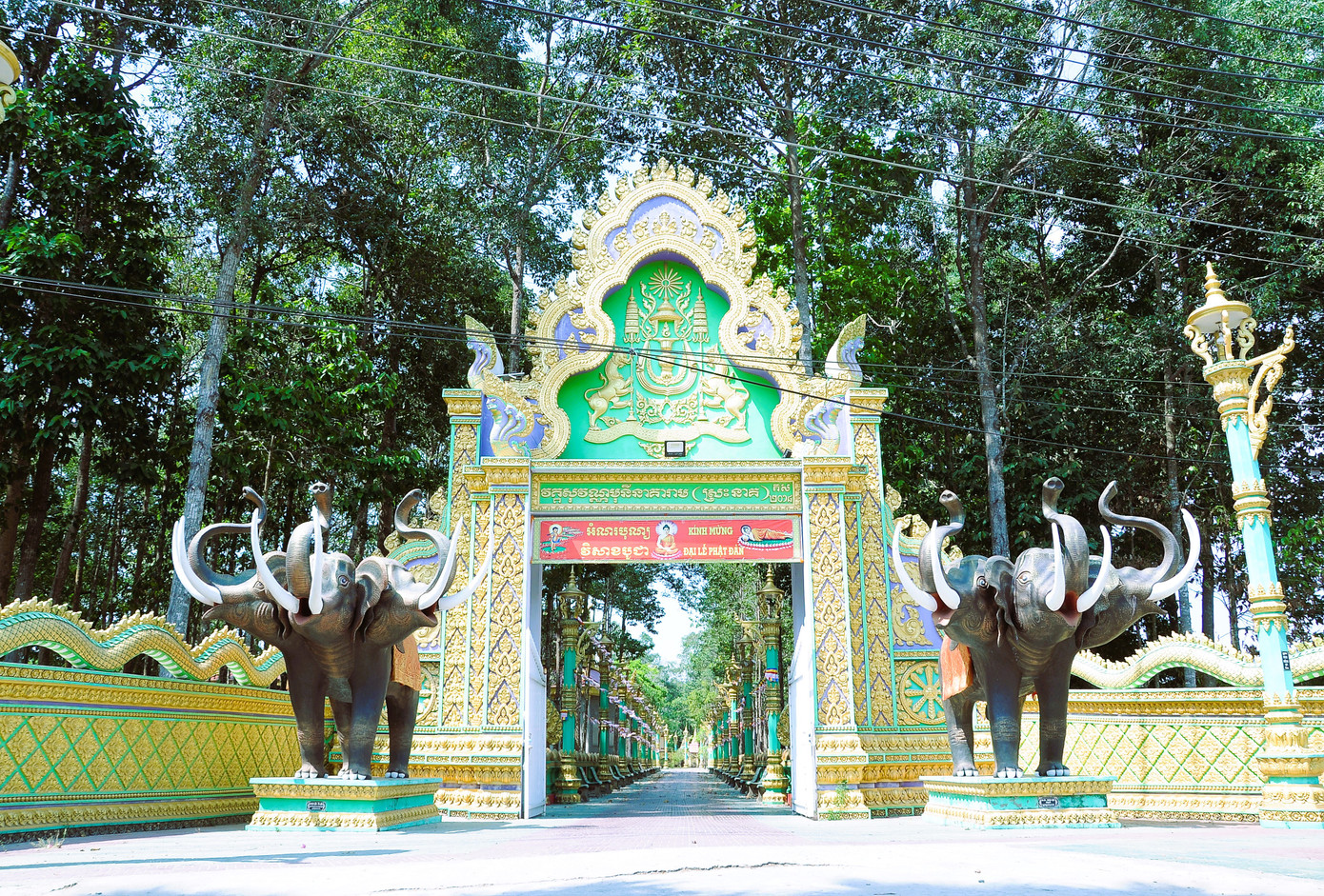 Những ngôi chùa Khmer với kiến trúc độc đáo tại Trà Vinh. Ảnh: Cảnh Kỳ