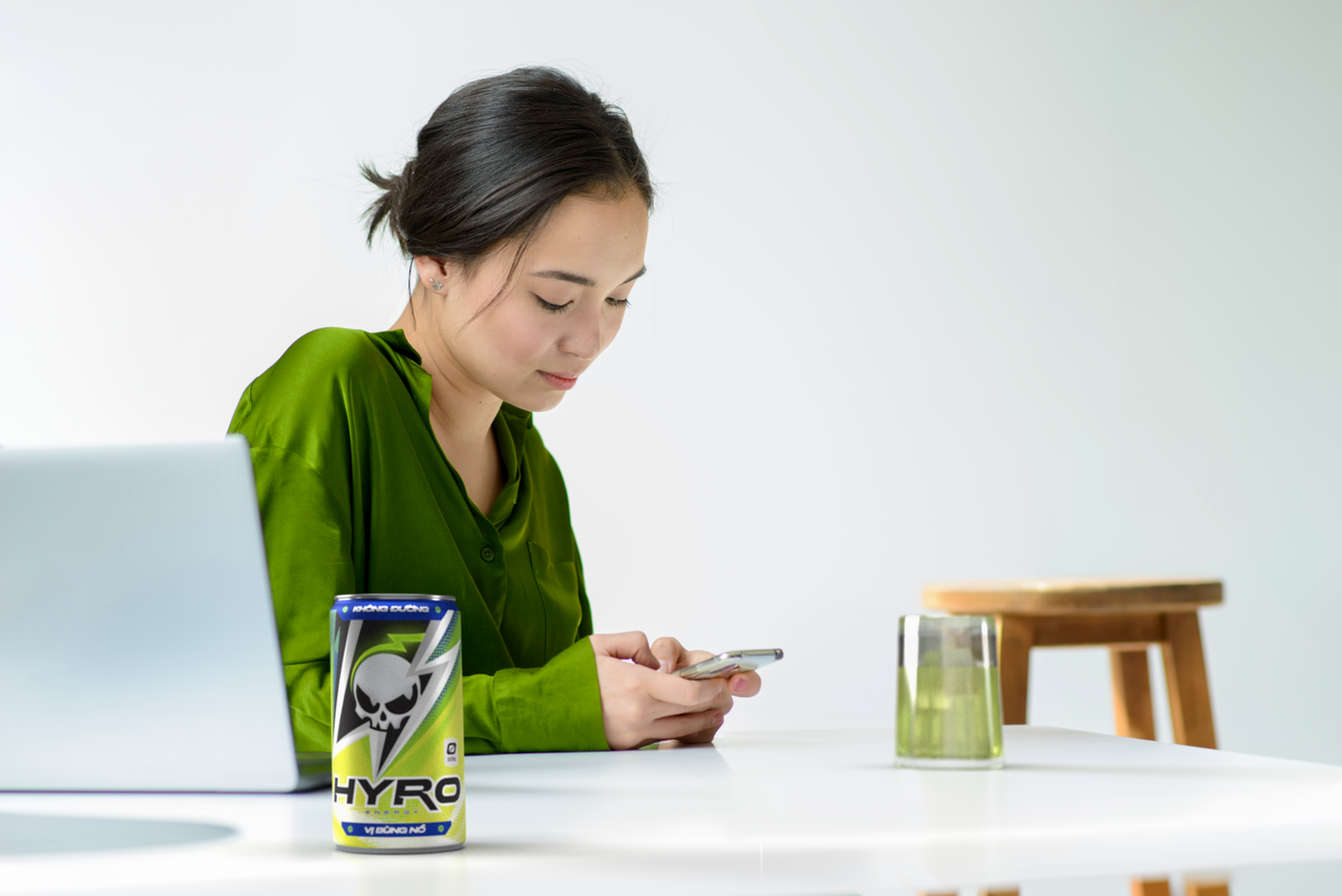 Nước tăng lực HYRO - Thức uống lý tưởng của dân văn phòng Nước tăng lực HYRO - Thức uống lý tưởng của dân văn phòng