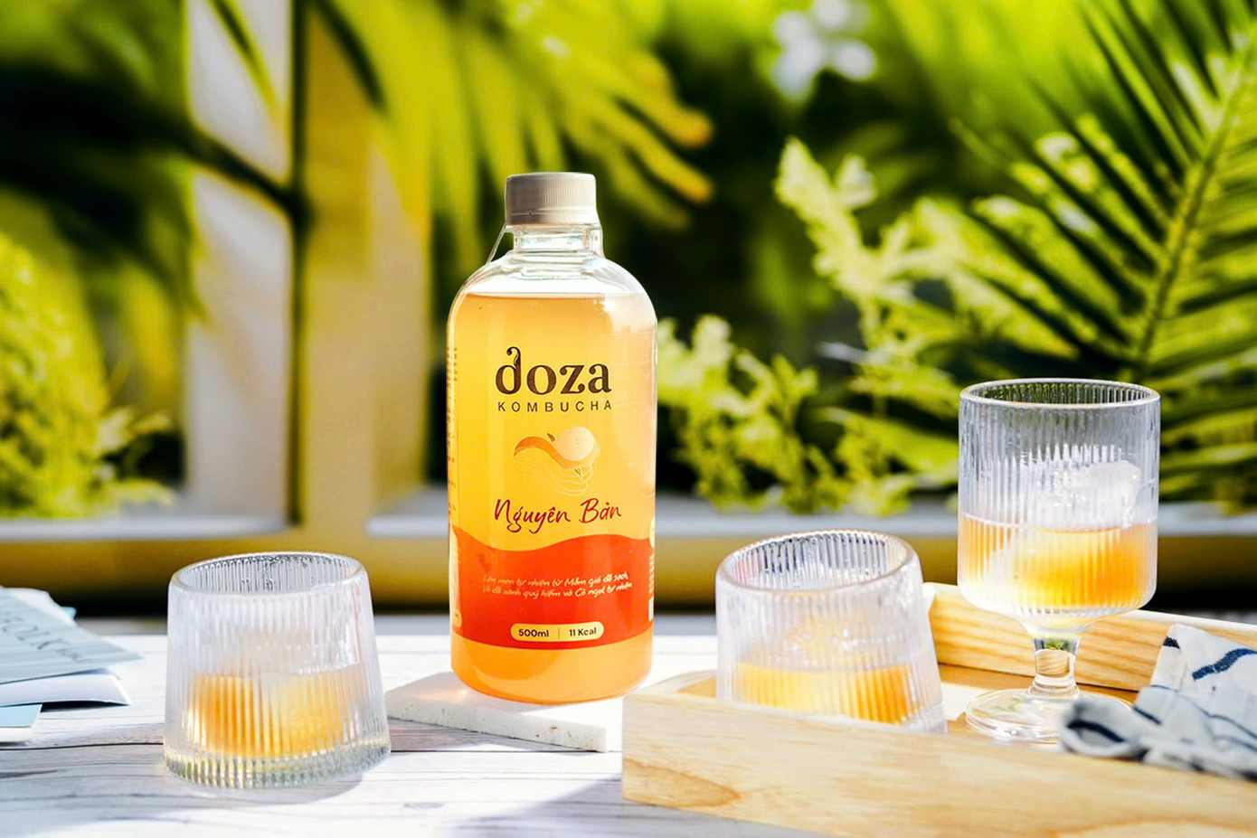 Doza Kombucha là trà lên men tự nhiên từ Mầm giá đỗ sạch, Trà vỏ đỗ xanh và cỏ ngọt tự nhiên tạo nên sản phẩm Kombucha thuần giá đỗ đầu tiên trên thế giới.
