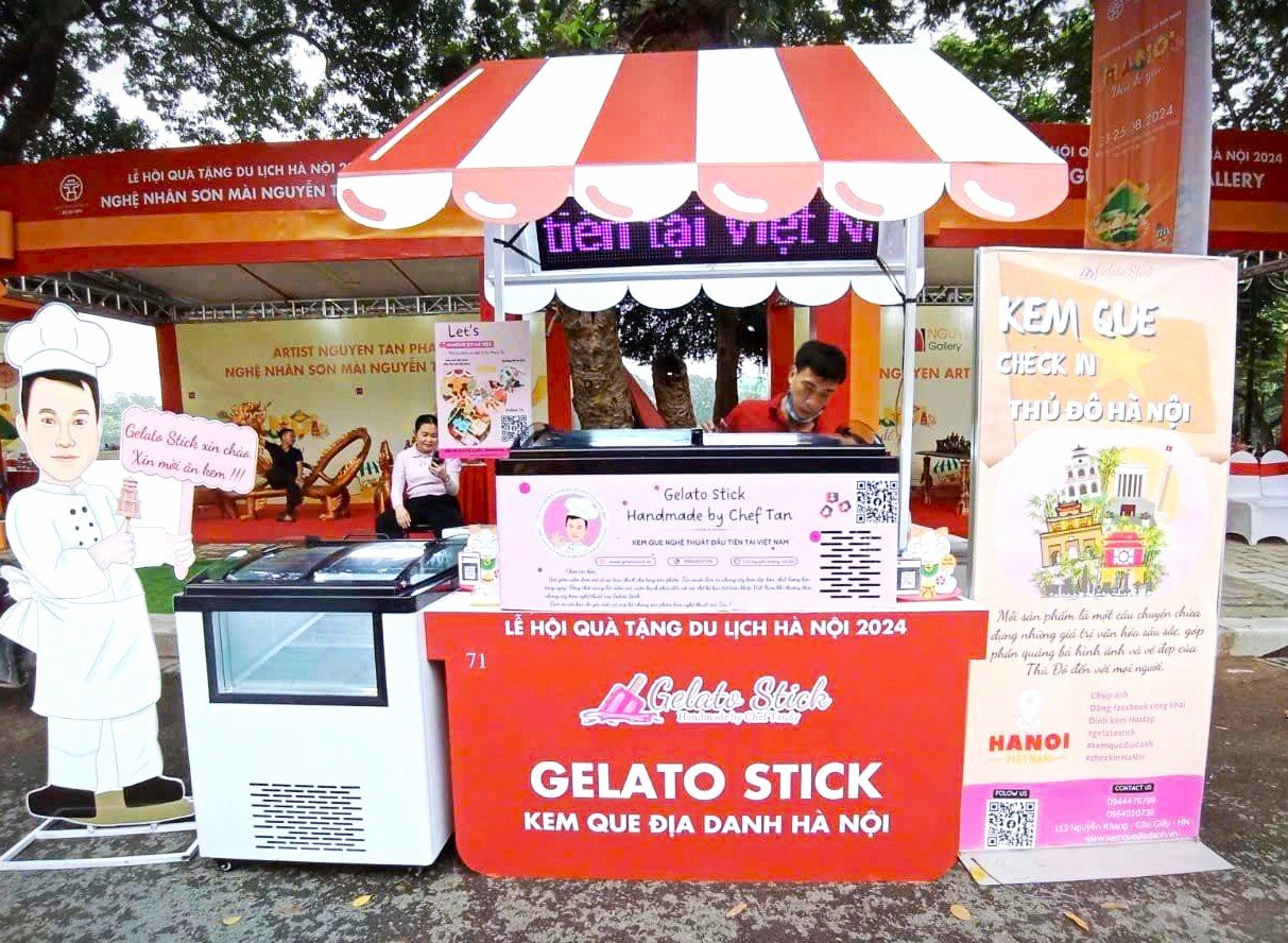 Quầy kem que nghệ thuật lưu động trong Lễ hội Quà tặng Du lịch năm 2024.