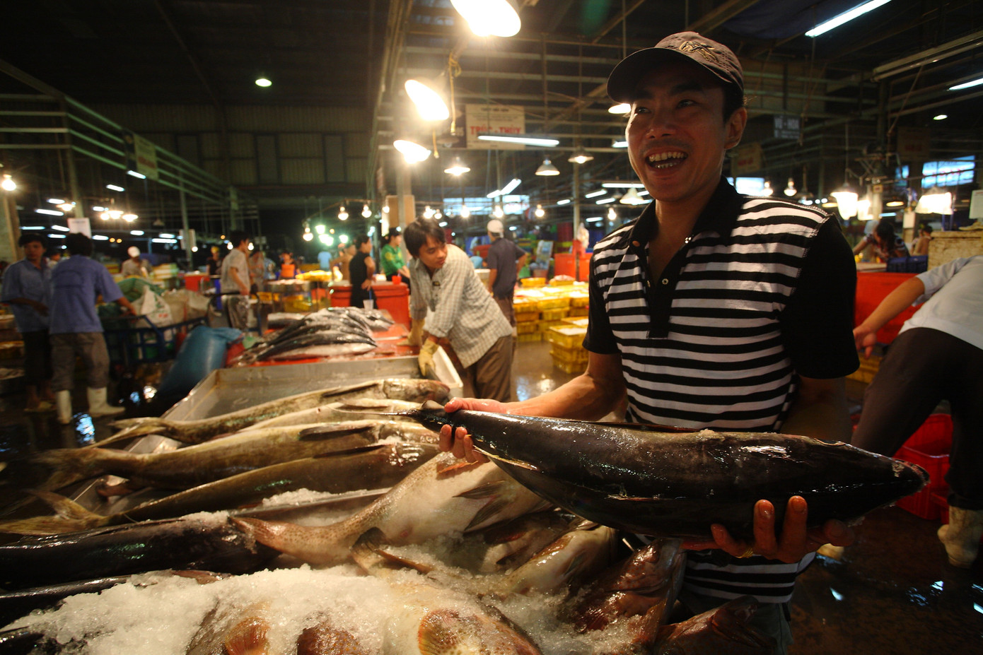 Hàng hóa kinh doanh tại Chợ Bình Điền. Ảnh: SATRA Hàng hóa kinh doanh tại Chợ Bình Điền. Ảnh: SATRA