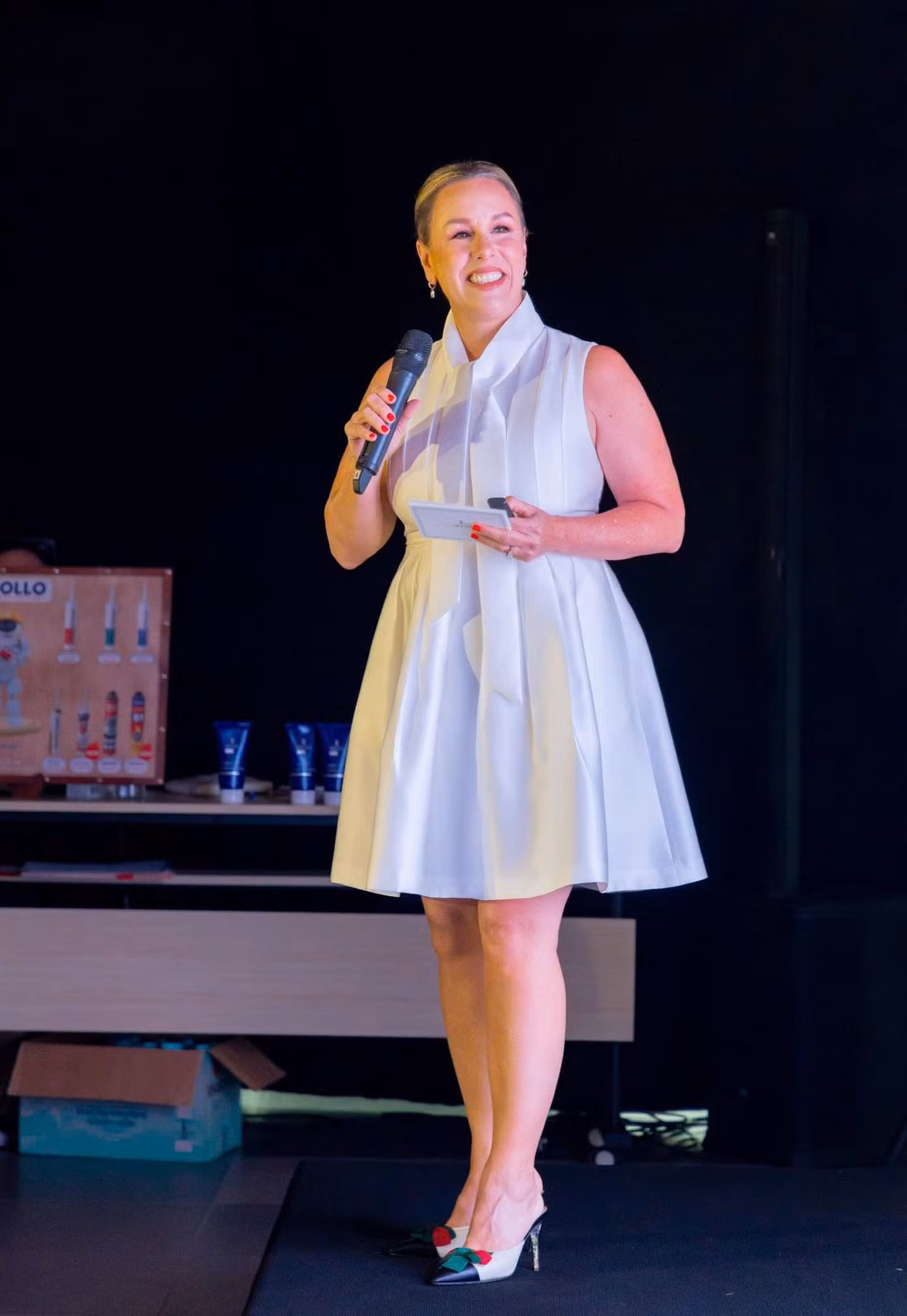 MS Denise Dente, Giám đốc toàn cầu thương hiệu IMAGE Skincare (Hòa Kỳ) phát biểu tại sự kiện.