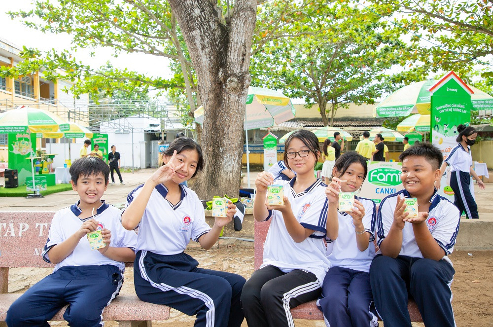 Quỹ khuyến học Sữa đậu nành Việt Nam được thành lập nhằm mục đích tăng cường sức khỏe thể chất và nâng cao kết quả học tập của các em học sinh.