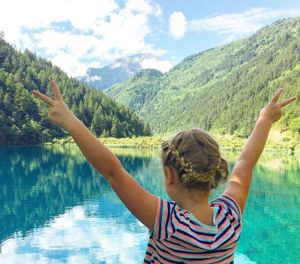 Bà mẹ nghỉ việc đưa con gái 6 tuổi du lịch khắp thế giới ảnh 18