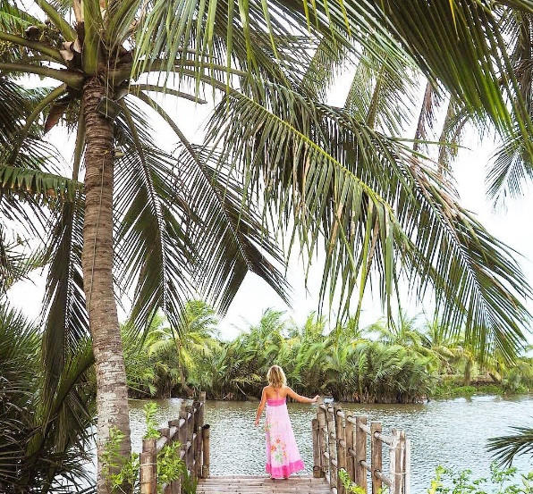 Bà mẹ nghỉ việc đưa con gái 6 tuổi du lịch khắp thế giới ảnh 4