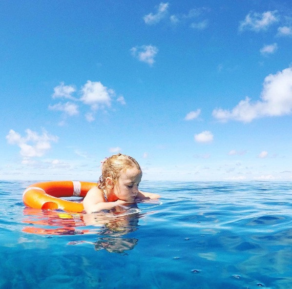 Bà mẹ nghỉ việc đưa con gái 6 tuổi du lịch khắp thế giới ảnh 16